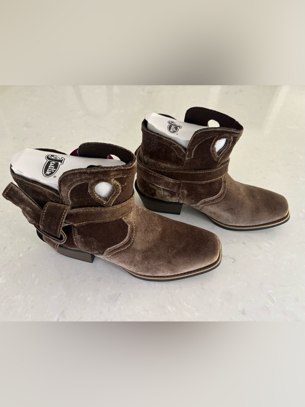 Justin Women’s Brown Velvet Western Ankle Boots 10.5 B NIB